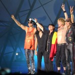 Trupa Scorpions salutand publicul la finalul concertului de la Bucuresti de pe 9 iunie 2011