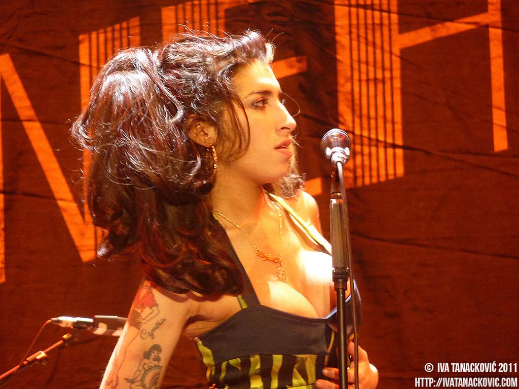 Amy Winehouse huiduita in Belgrad (foto: Iva Tanackovic)