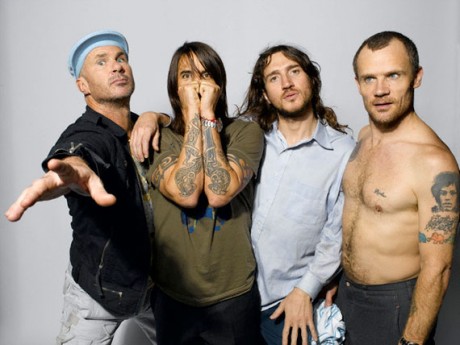 Red Hot Chili Peppers pleaca in turneu