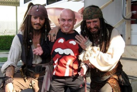 Johnny Depp si Keith Richards pe platourile de filmare Pirates of Caribbean