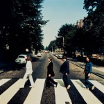 The Beatles - mergând cu spatele pe Abbey Road