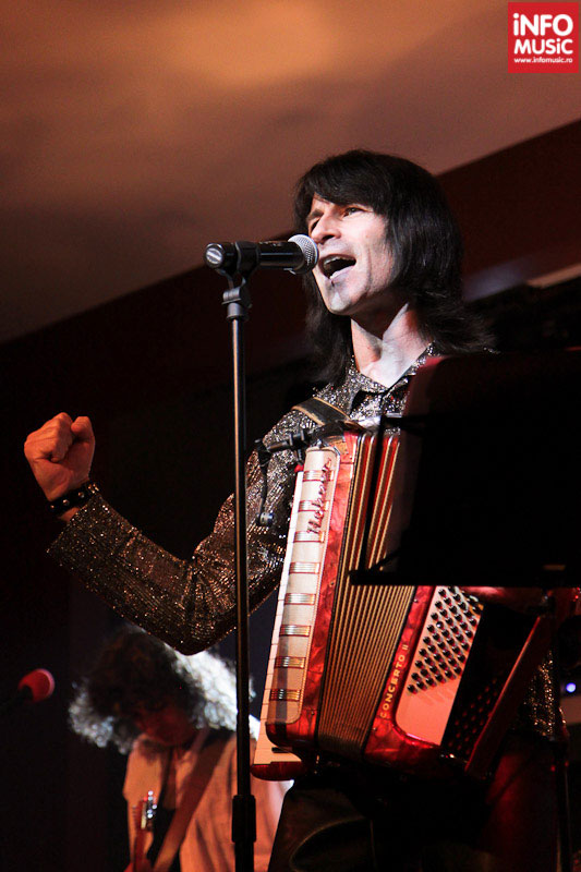 Zoltán András, trupa Sarmalele Reci in concert la Hard Rock Cafe
