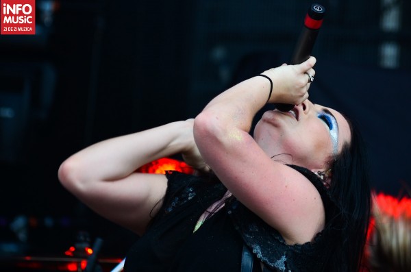 Amy Lee și Evanescence la Rock the City 2012