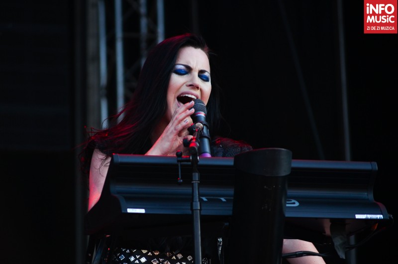 Amy Lee la clape, Concert Evanescene in Bucuresti la Rock the City 2012