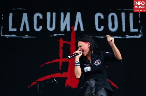Cristina Scabbia cântă cu suflet la Rock the City 2012 (Lacuna Coil)