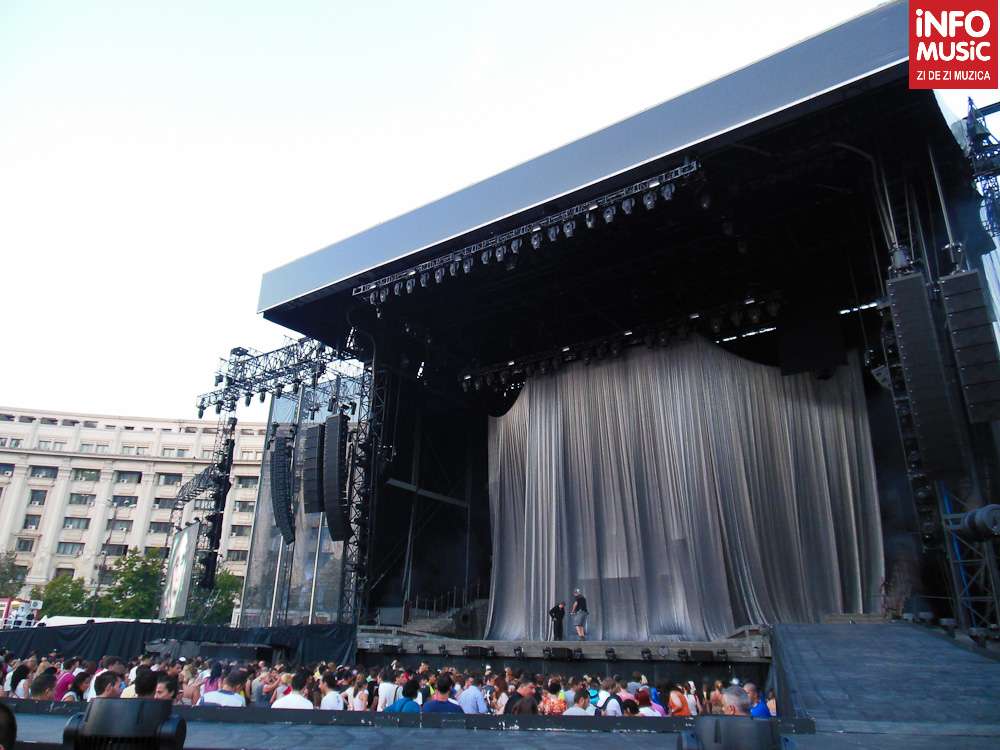 Public la concertul Lady Gaga din București