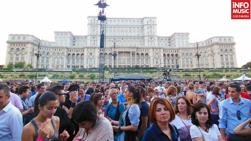 Public la concertul Lady Gaga din București