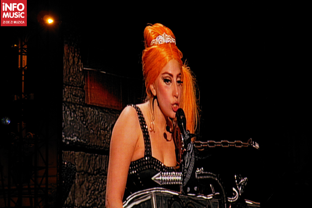 Lady Gaga în concert la București (proiectie)