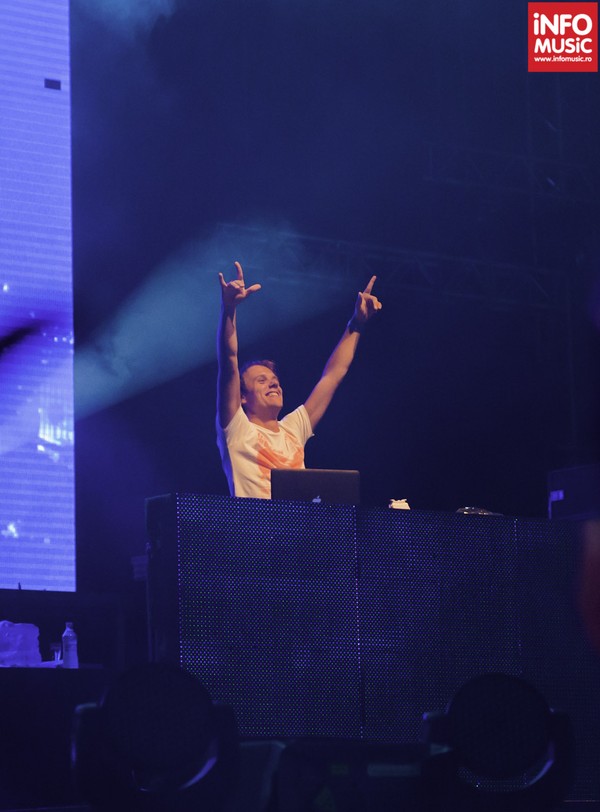 Armin van Buuren la Dance Weekend 2012