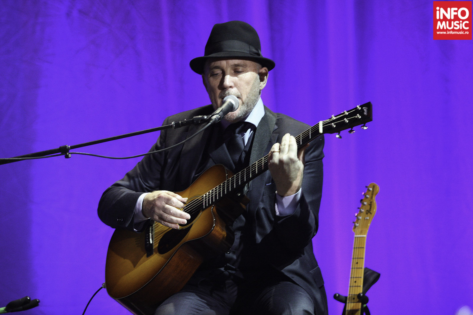 Leonard Cohen in concert la Bucuresti - Piata Constitutiei, 2012