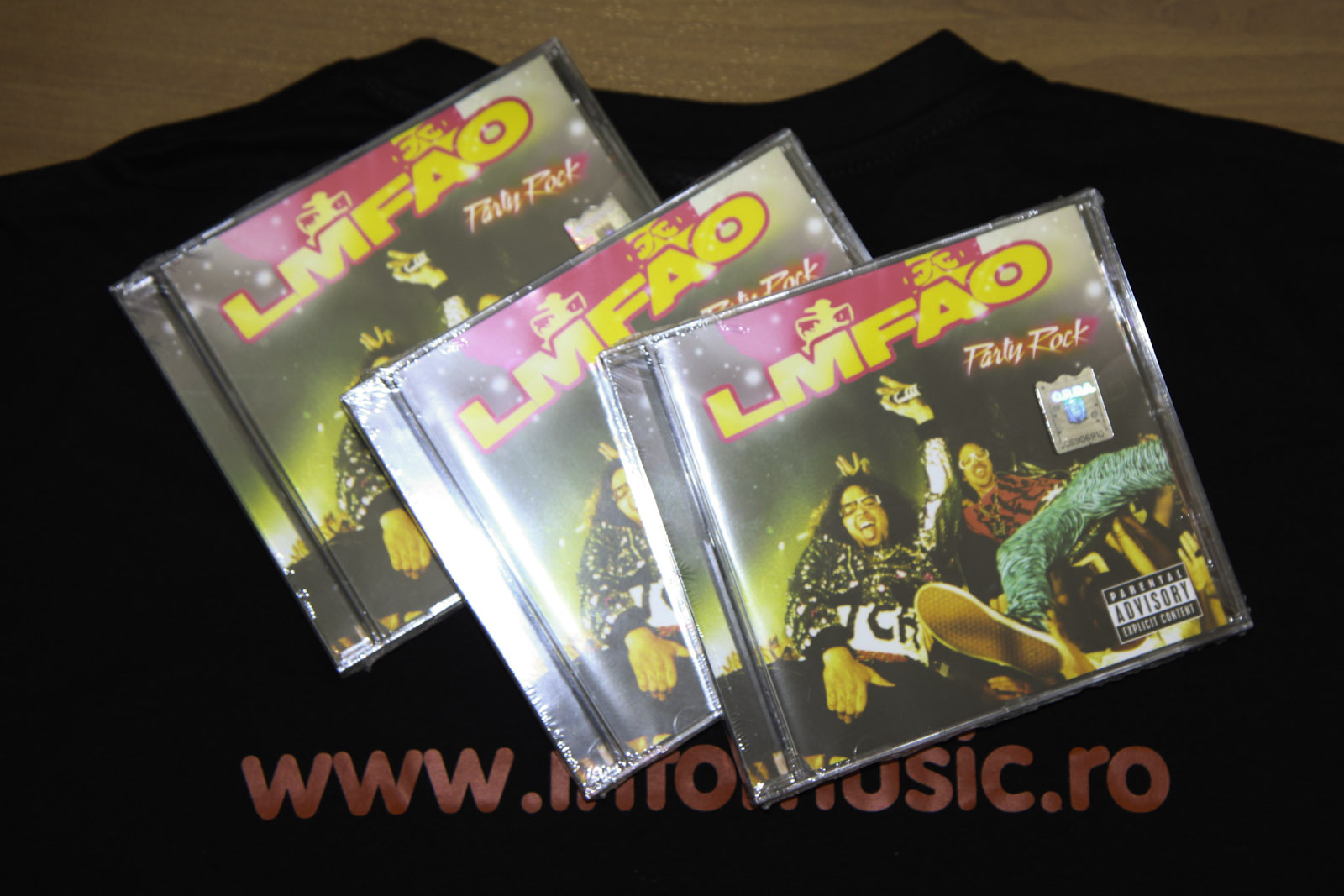 Premii: CD-uri LMFAO si tricouri InfoMusic