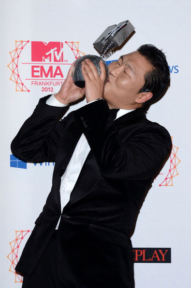 Psy si momentul de glorie de la MTV EMA 2012