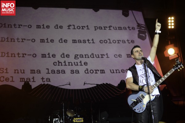 Cornel Ilie in timpul concertului VUNK de la Sala Polivalenta