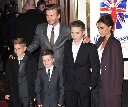 Victoria Beckham alaturi de familia sa la premiera Viva Forever