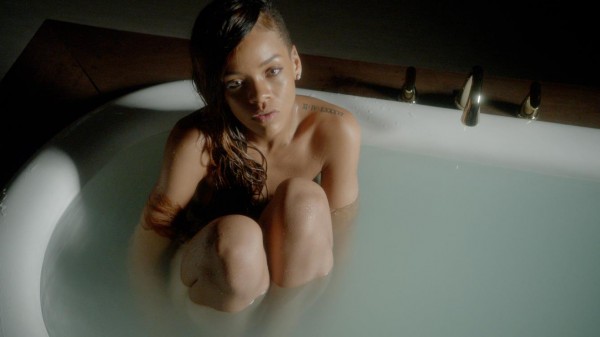 Secvență clip Rihanna - "Stay"