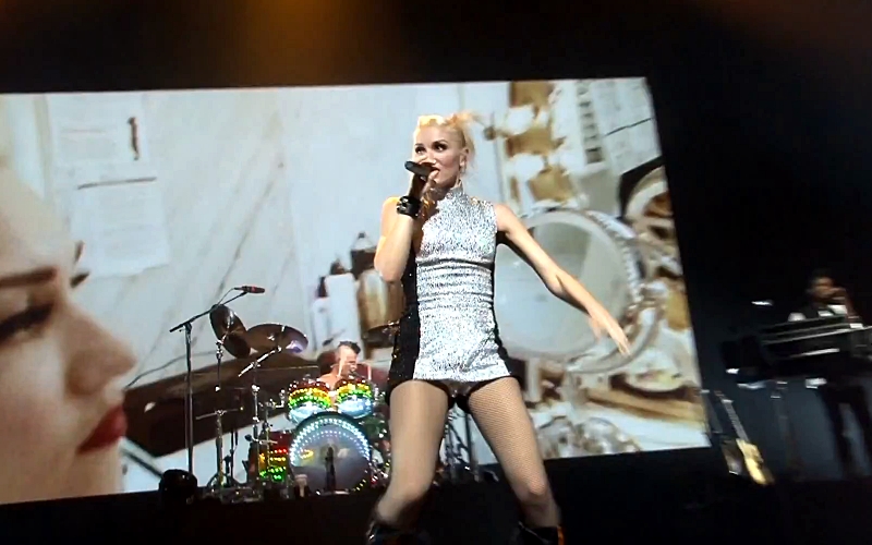No Doubt - "Sunday Morning" Videoclip Live în Los Angeles 2012