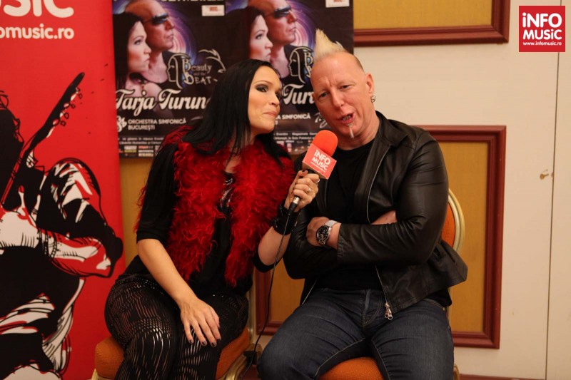 Tarja Turunen în timpul interviului pentru InfoMusic.ro