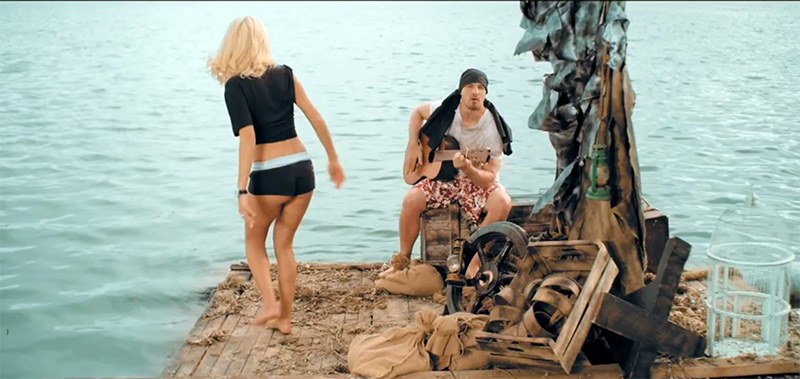 Secventa din videoclipul Pavel Stratan - Tango
