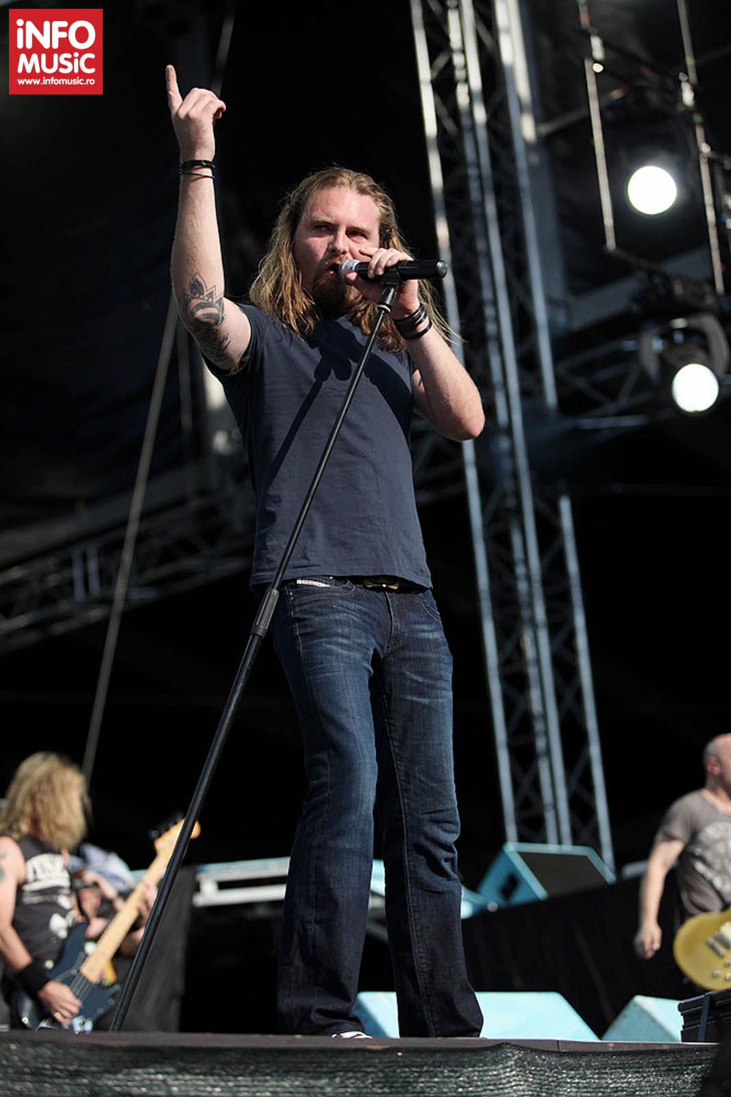 Voodoo Six in deschiderea concertului Iron Maiden din Piata Constitutiei pe 24 iulie 2013
