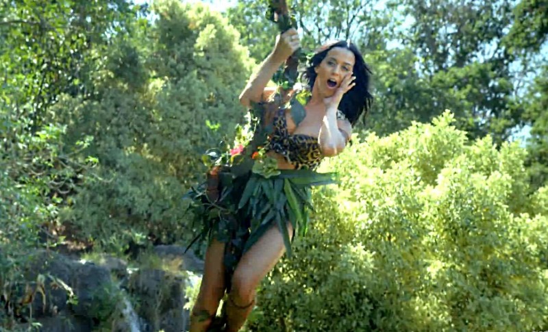 Katy Perry - "Roar" (secvență clip)
