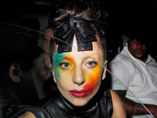 Lady Gaga - "Applause" - Lyric Video