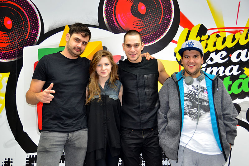 Criss și Vlad (trupa One) alături de realizatorii matinalului Alarma ProFM - Gicu și Nicolai