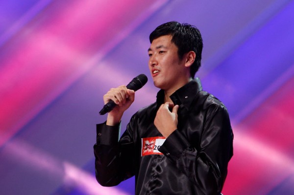 Chinezul Shuang Fang dă o notă exotică concursului X Factor, ca la Conservator