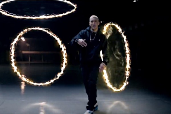 Eminem - "Rap God" (secvență videoclip)
