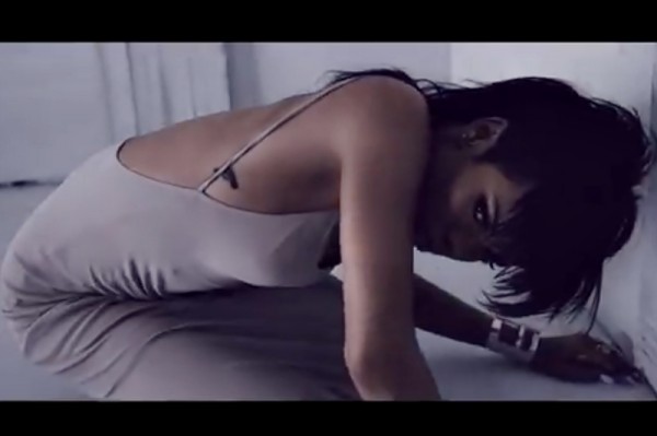 Secvență videoclip Rihanna - "What Now"