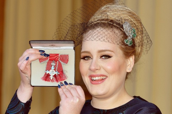 Adele, distinsă cu medalia Most Excellent Order of the British Empire
