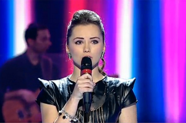 Denisa Moșincat a interpretat piesa Iartă a Mihaelei Runceanu pe 1 decembrie la Vocea României