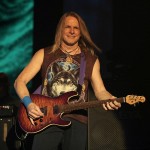 Steve Morse în concert Deep Purple la Sala Polivalenta din București pe 20 februarie 2014