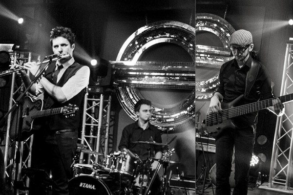byron în The Tube pe 21 februarie 2014 - primul act al lansării albumului Melancolic