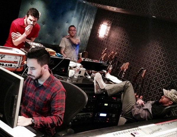 Linkin Park în studioul de înregistrări din 2014