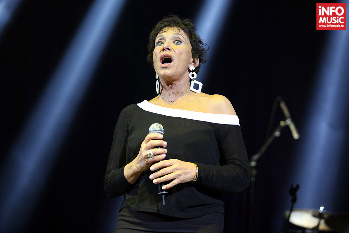 Angela Brambati în concert Ricchi e Poveri la Bucuresti pe 26 februarie 2014