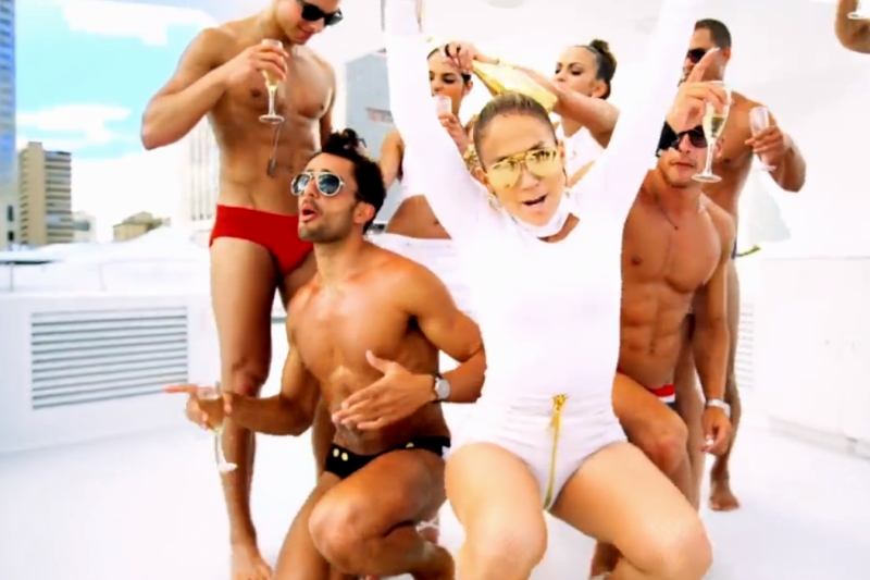 Jennifer Lopez - "I Luh Ya Papi" (secvență videoclip)