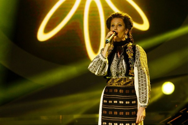 Andreea Bănică a interpretat rolul Mariei Ciobanu în emisiunea Te Cunosc de Undeva difuzată pe 8 martie 2014