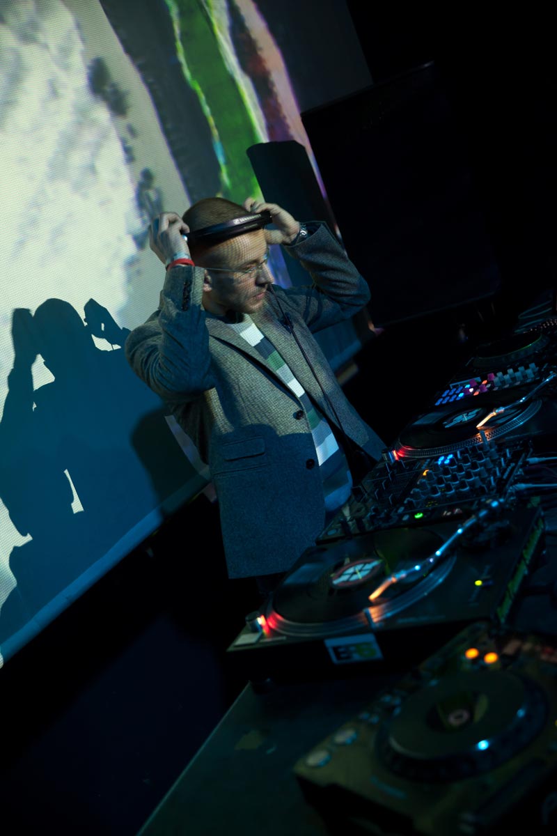 Kraak & Smaak DJ Set în Colectiv pe 4 aprilie 2014
