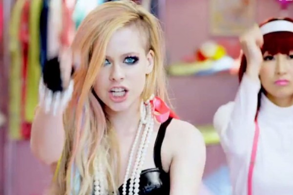 Avril Lavigne - "Hello Kitty" (secvență videoclip)