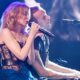 Coldplay și Kylie Minogue, cântând împreună la Sidney