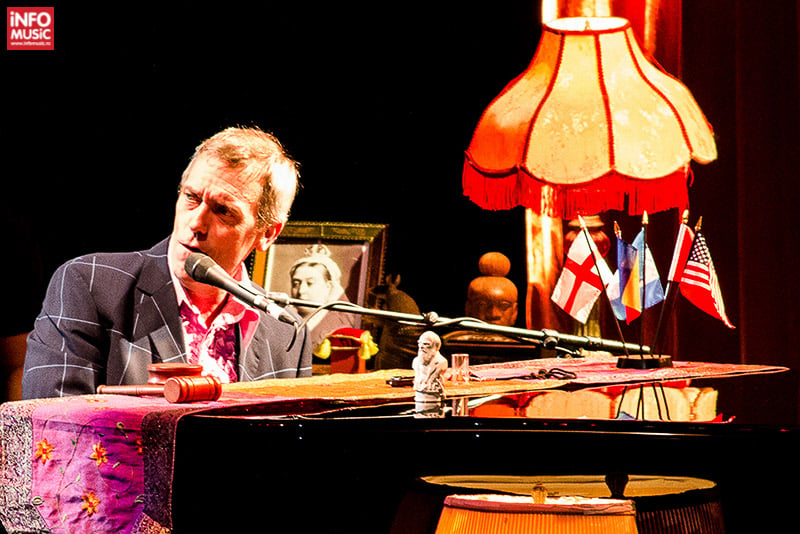 Hugh Laurie with the Copper Bottom Band în concert la Sala Palatului pe 12 iulie 2014