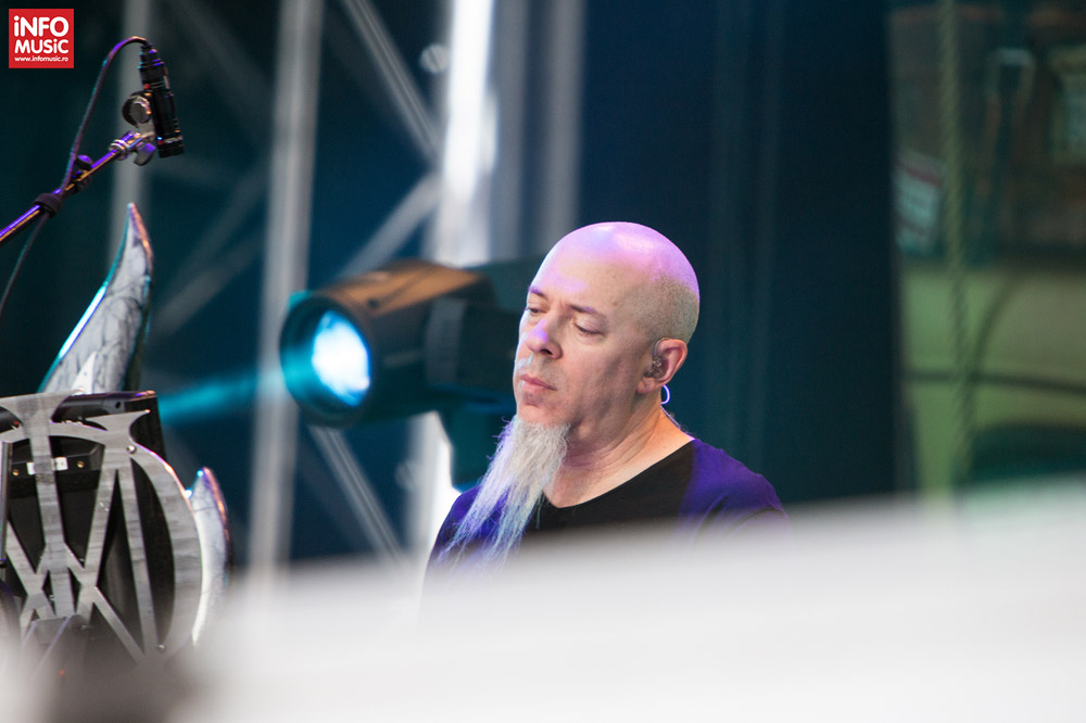 Clăparul Jordan Rudess în concertul Dream Theater de la Romexpo București pe 28 iulie 2014