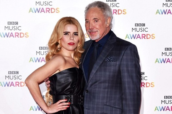 Paloma Faith și Tom Jones pe covorul roșu de la BBC Music Awards 2014