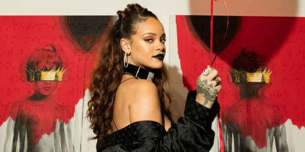 Rihanna şi coperta noului său album - "ANTI"
