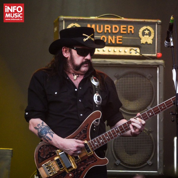 Ian „Lemmy” Kilmister, solistul Motörhead, în concert la București pe 17 iunie 2012
