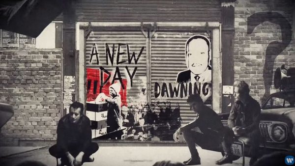 Secventa videoclip Green Day "Troubled Times"