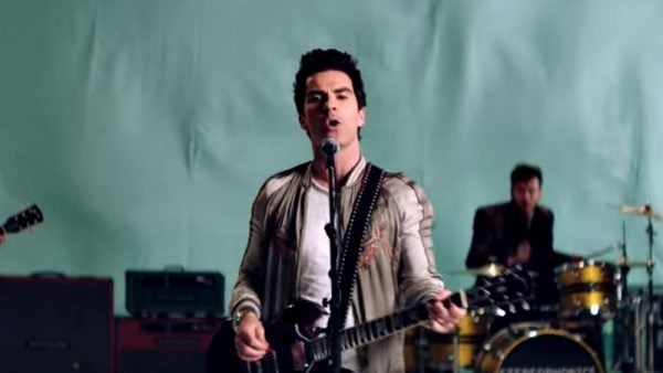 Stereophonics - Caught By The Wind