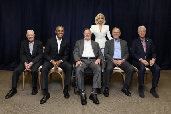 Lady Gaga alături de Barack Obama, George W. Bush, Bill Clinton, George Bush și Jimmy Carter