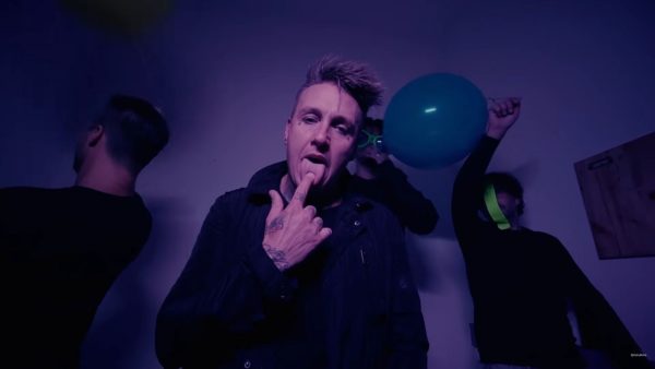 Videoclip Papa Roach Traumatic