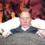 Videoclip Queens of the Stone Age Head Like a Haunted House